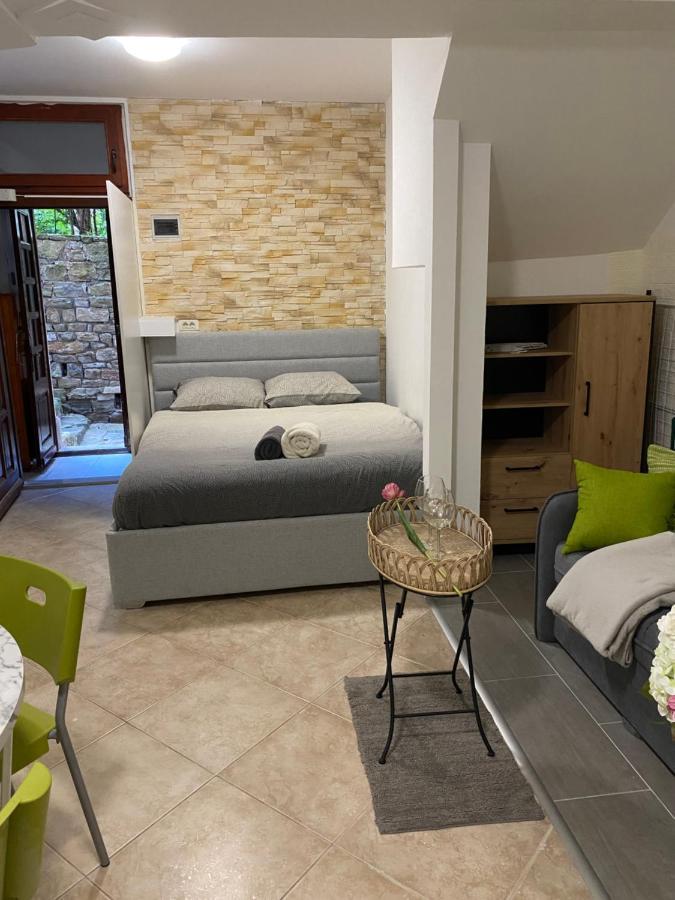 Appartamento Studio Apartma Sara Pirano Esterno foto