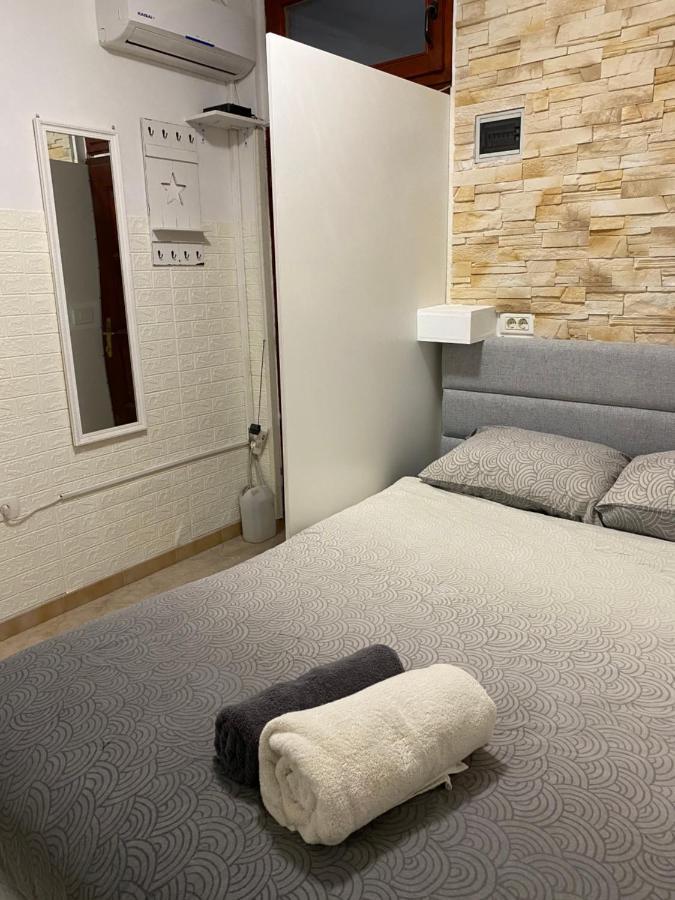 Appartamento Studio Apartma Sara Pirano Esterno foto