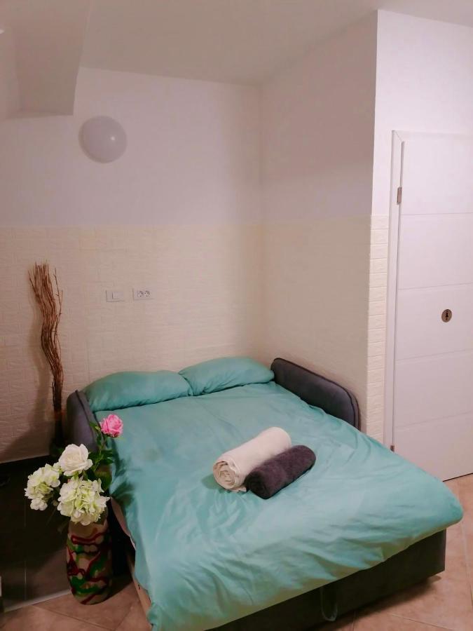 Appartamento Studio Apartma Sara Pirano Esterno foto